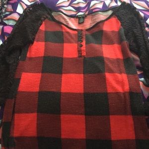 Three quarter sleeve top